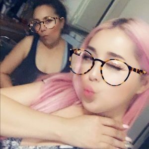 Meet your Posher, Alondra